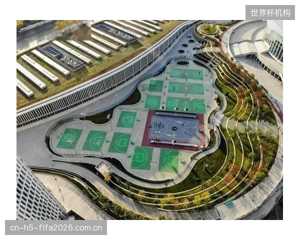 大型体育场馆正在摆脱“收租”模式，进化为城市品牌的“流量入口”与“文化地标
